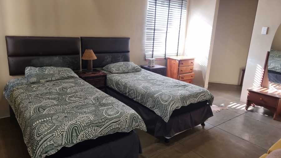6 Bedroom Property for Sale in Merryhill Eastern Cape